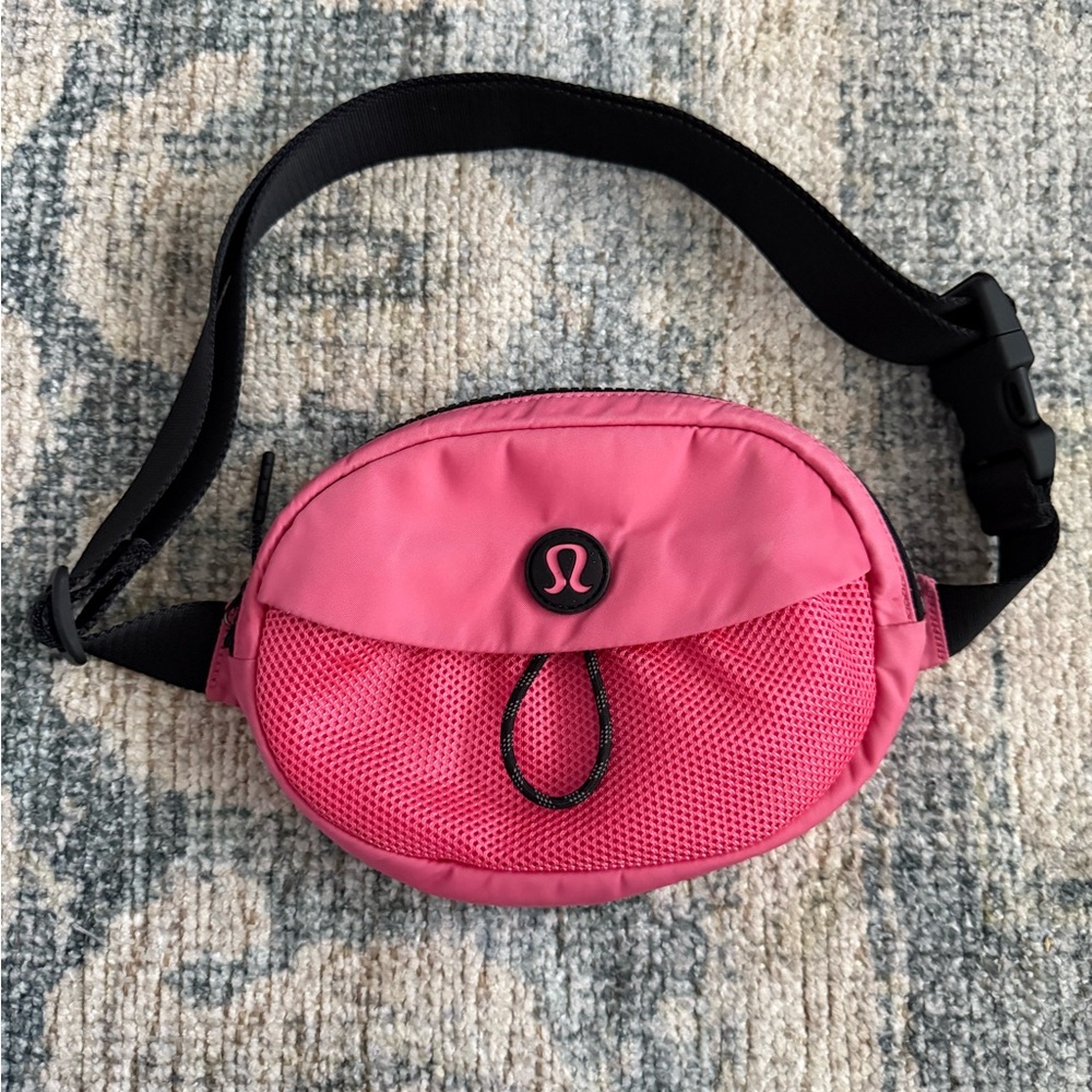 Lululemon Take It On Belt Bag‎ *1L Guava Pink Excellent Condition
